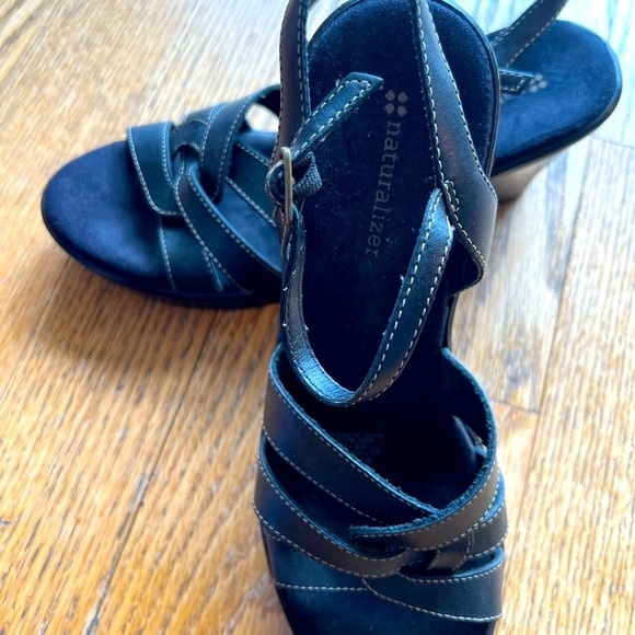 🥳SUMMER SALE🥳 Naturalizer Black Heels Elegant Design - Picture 2 of 9